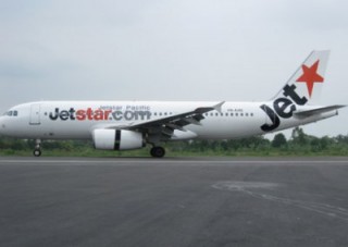 Jetstar Pacific phải dỡ biển quảng cáo